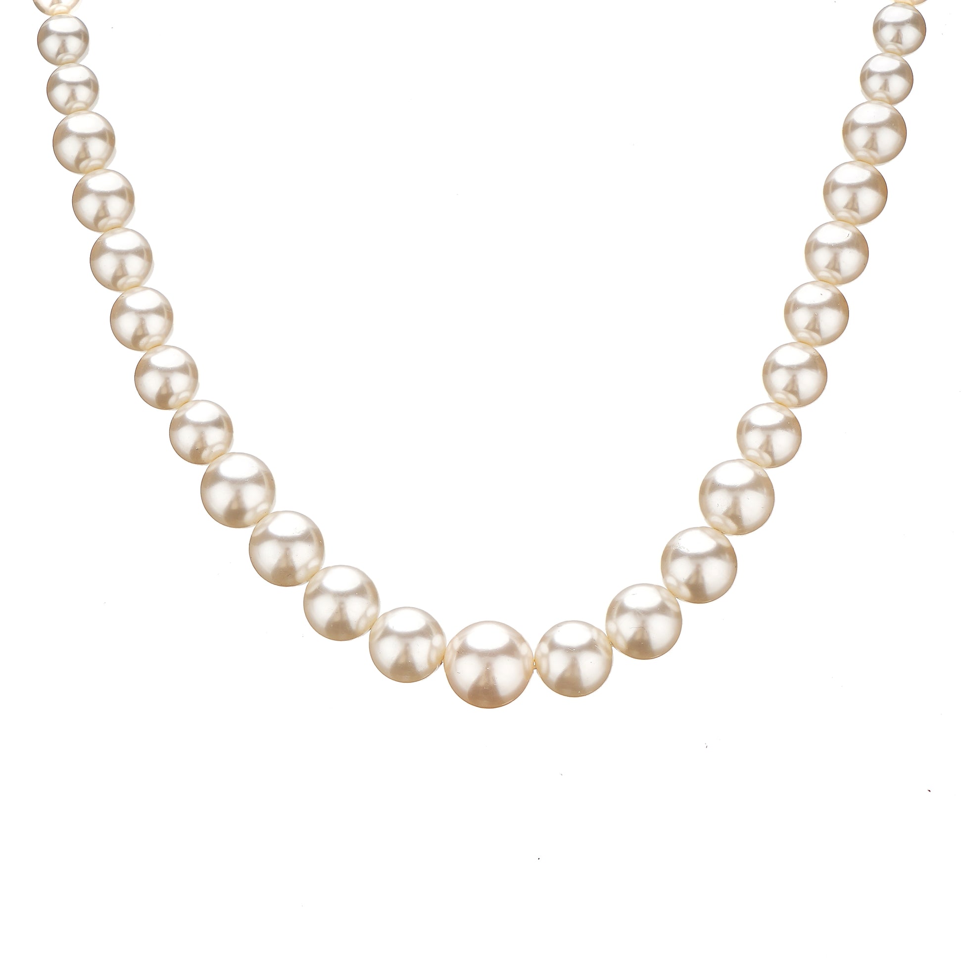 18-inch graduated white shell pearl necklace showing the transition from 8mm to 16mm pearls