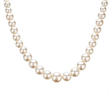 18-inch graduated white shell pearl necklace showing the transition from 8mm to 16mm pearls