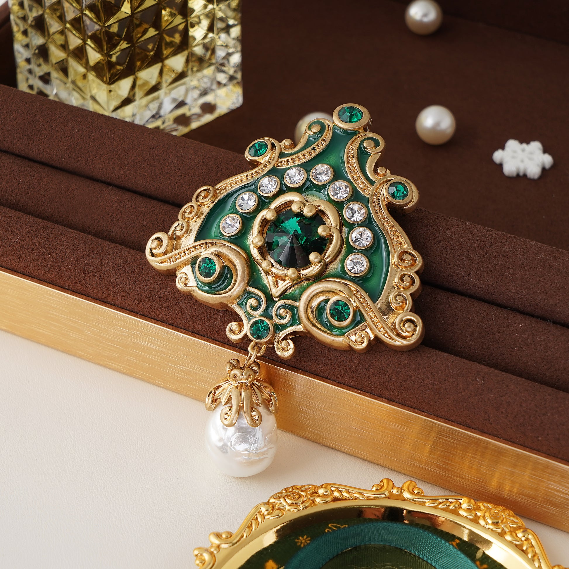 Art Nouveau inspired Brooch with Simulated Diamond and Pearl in Yellow Gold over Brass- Stars and Vogue