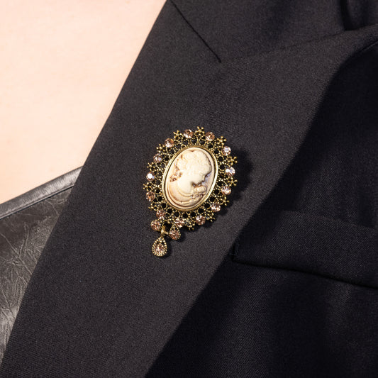 Victorian Style Vintage Golden Cameo Brooch Pin Jewelry With Crystal-Stars and Vogue