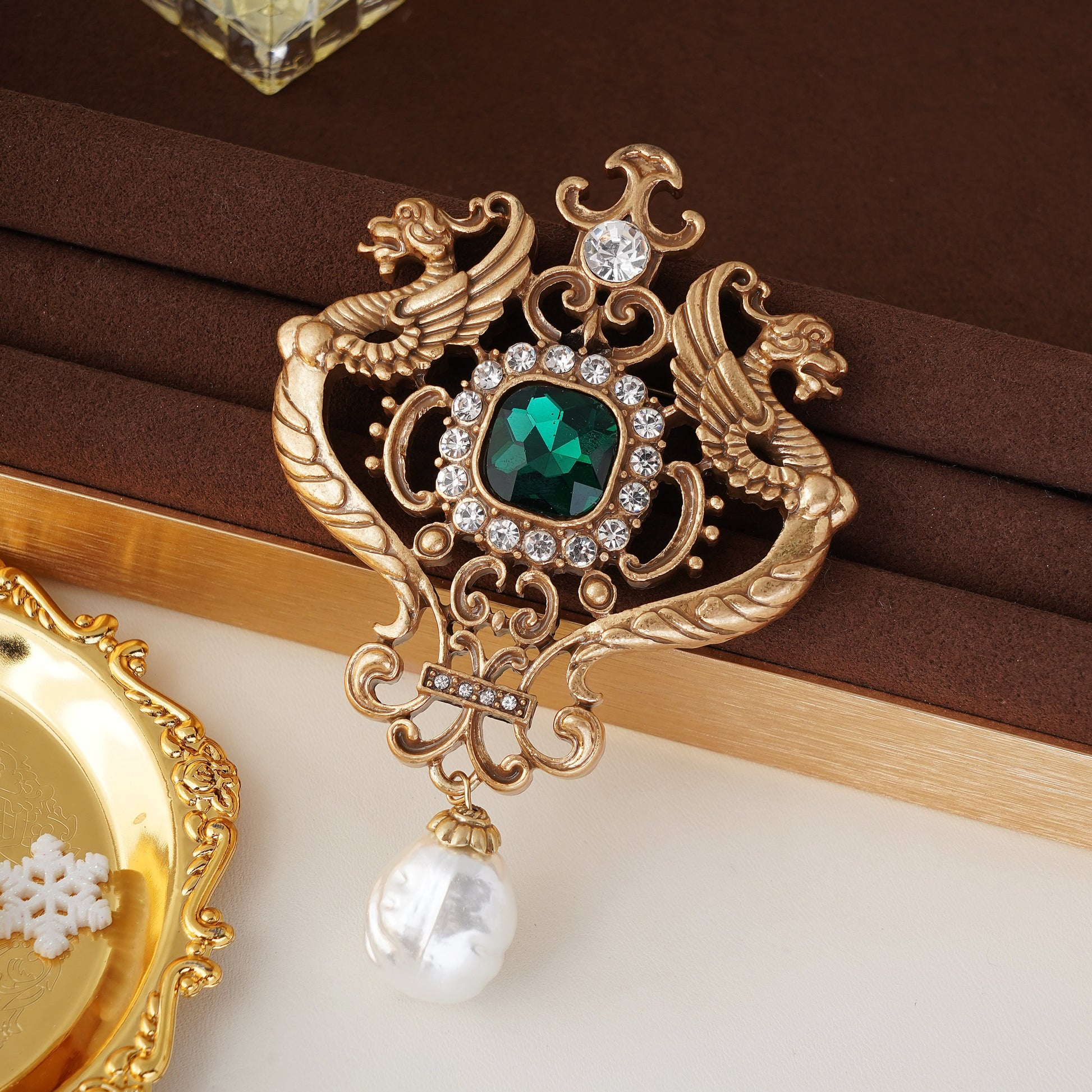 Vintage Inspired Double Dragon Brooch Pin Jewelry in Brass-Stars and Vogue