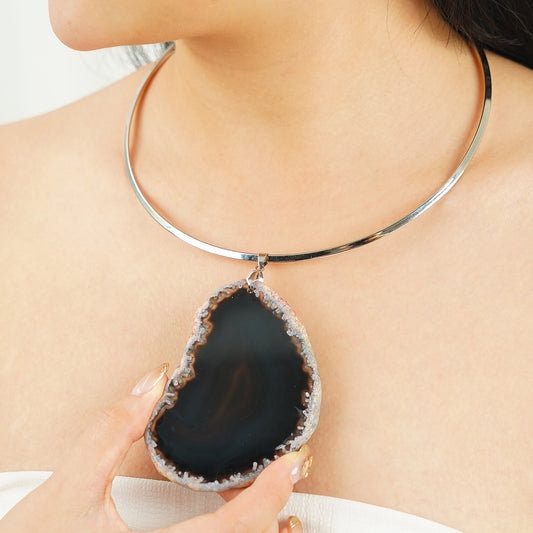 Black Slice Agate Pendant Necklace Jewelry with Surgical Steel Collar Neck Wire
