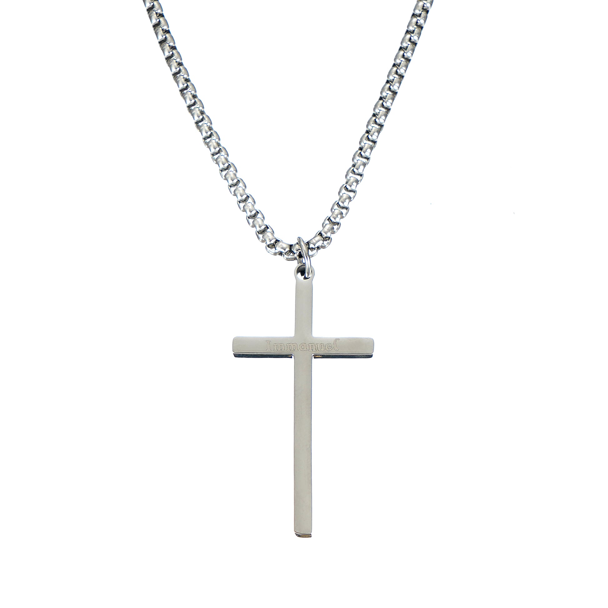 High-quality 316L stainless steel chain clasp and pendant loop detail.