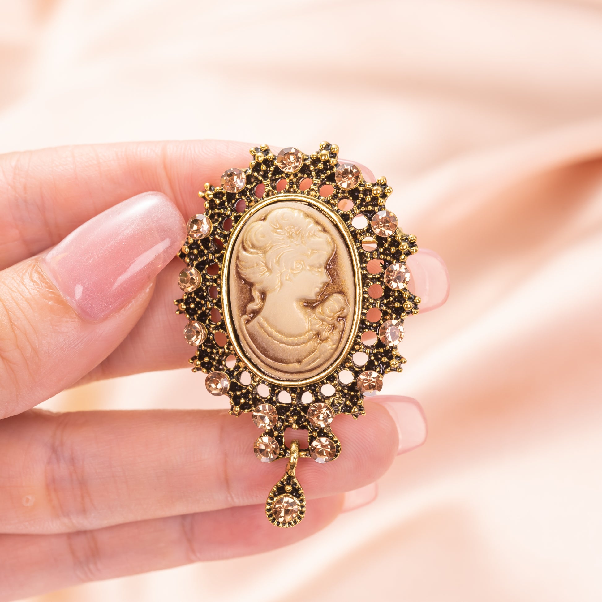Victorian Style Vintage Golden Cameo Brooch Pin Jewelry With Crystal-Stars and Vogue