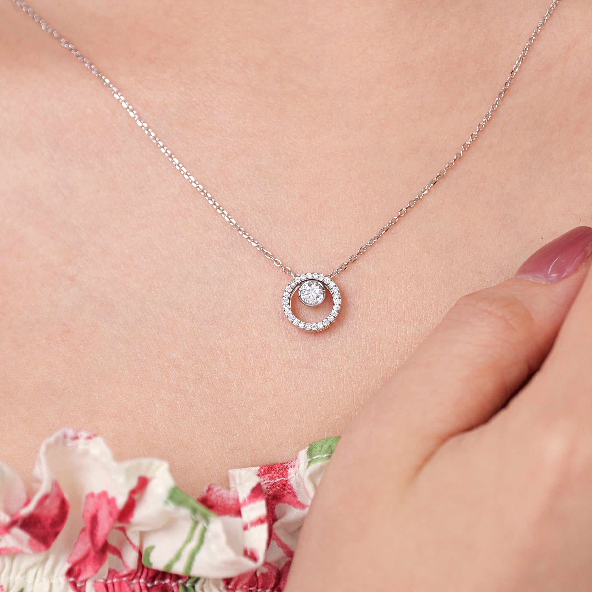 dainty sterling silver circle pendant necklace with sparkling round CZ stone