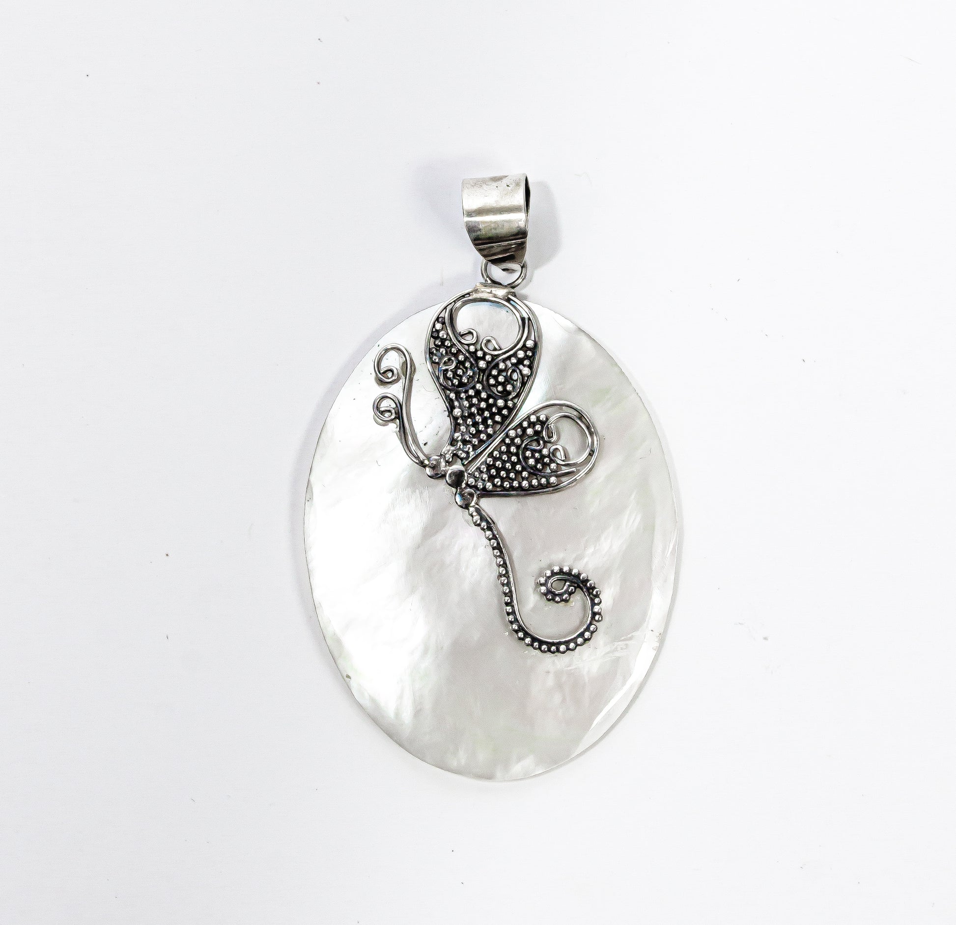 handmade round mother of pearl dragonfly pendant in 925 sterling silver