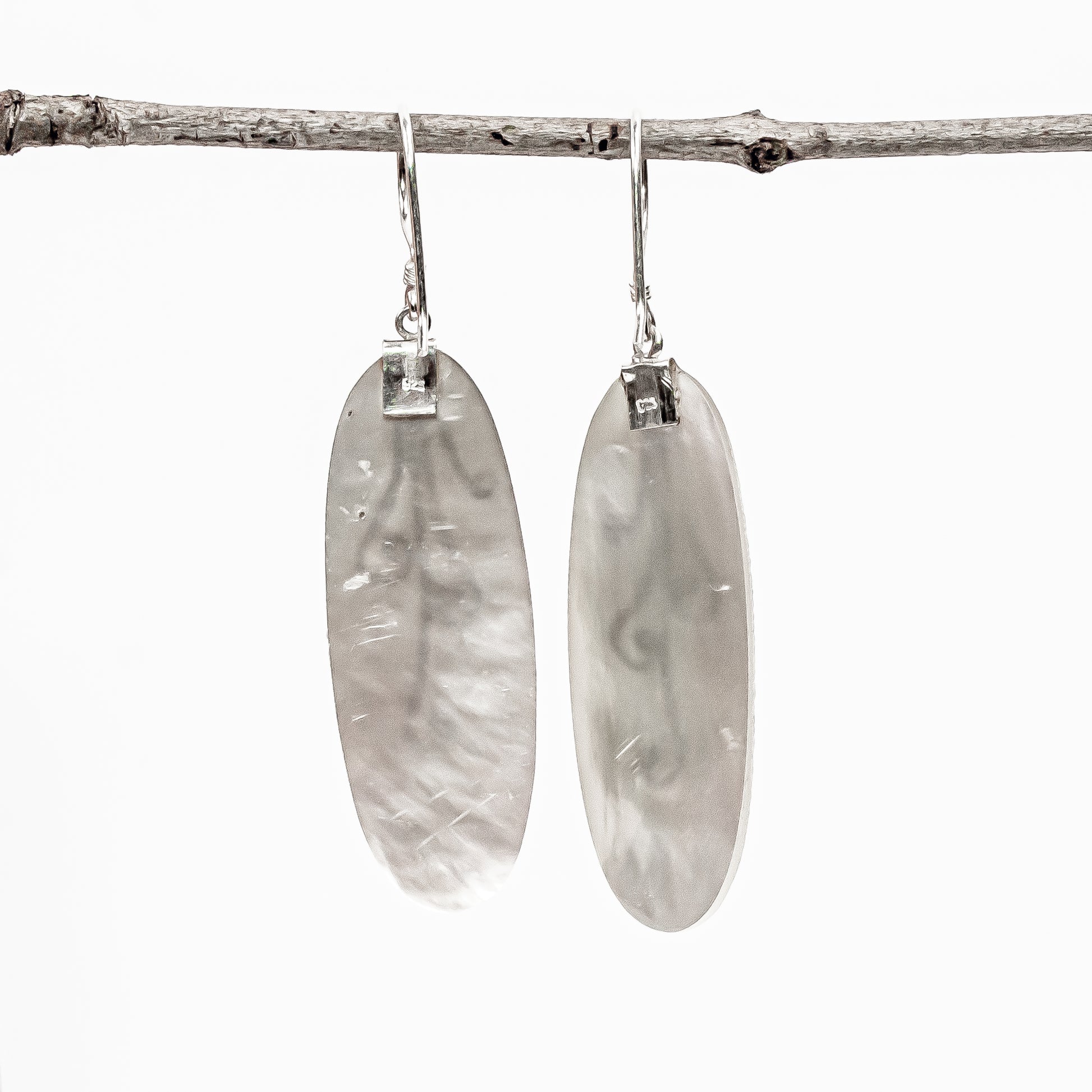 natural shimmer on the Mother of Pearl inlay and the 925 silver hallmark